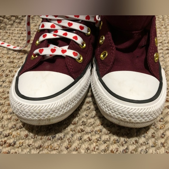 Converse women’s size 6 maroon low sneaker - Picture 8 of 8
